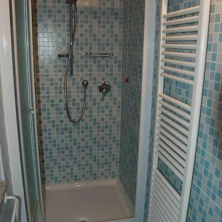 فندق مبيت وإفطار La Casa Di Trizzi كومو